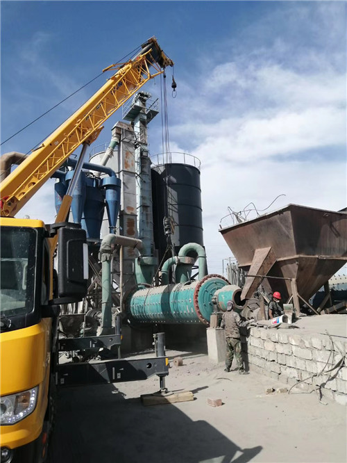 丰台区设备搬运等各类工程项目中，吊车起着关键作用